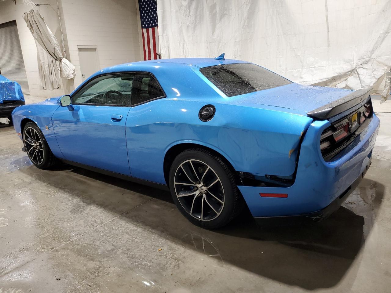 Photo 1 VIN: 2C3CDZFJ3JH305001 - DODGE CHALLENGER 