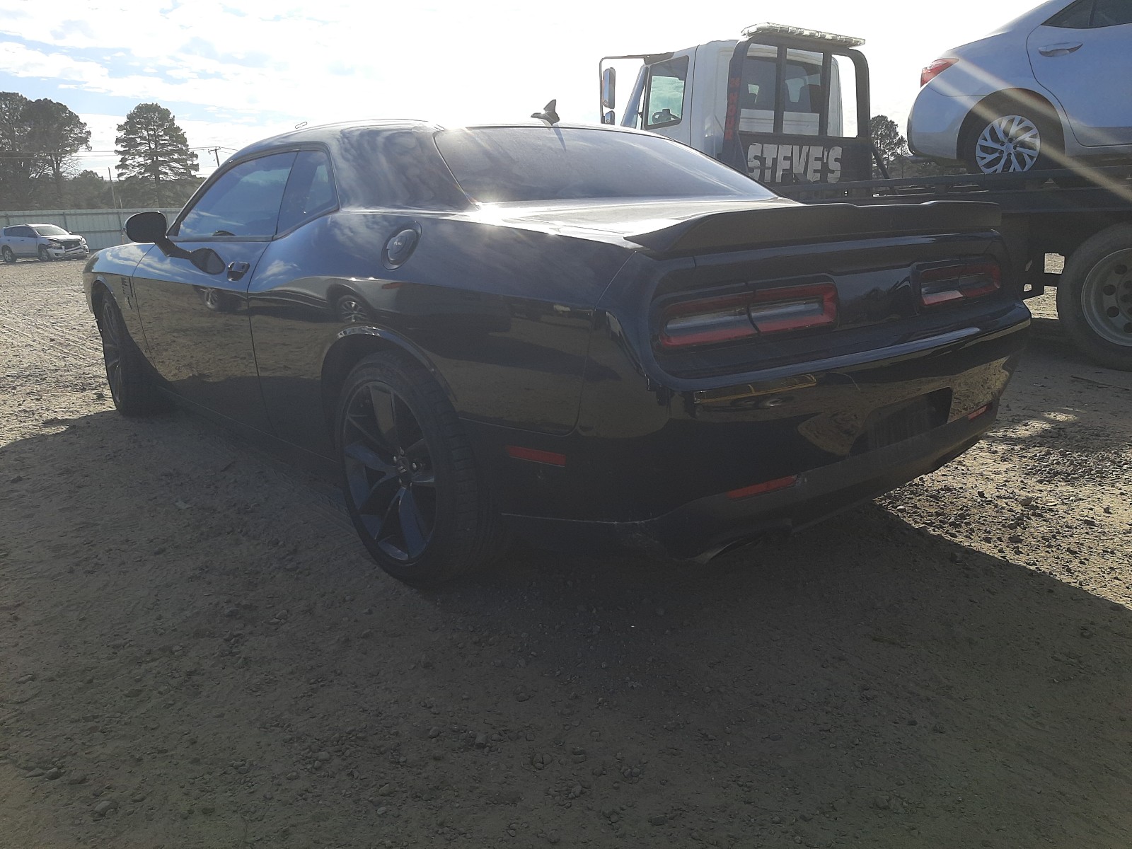 Photo 2 VIN: 2C3CDZFJ4KH723939 - DODGE CHALLENGER 