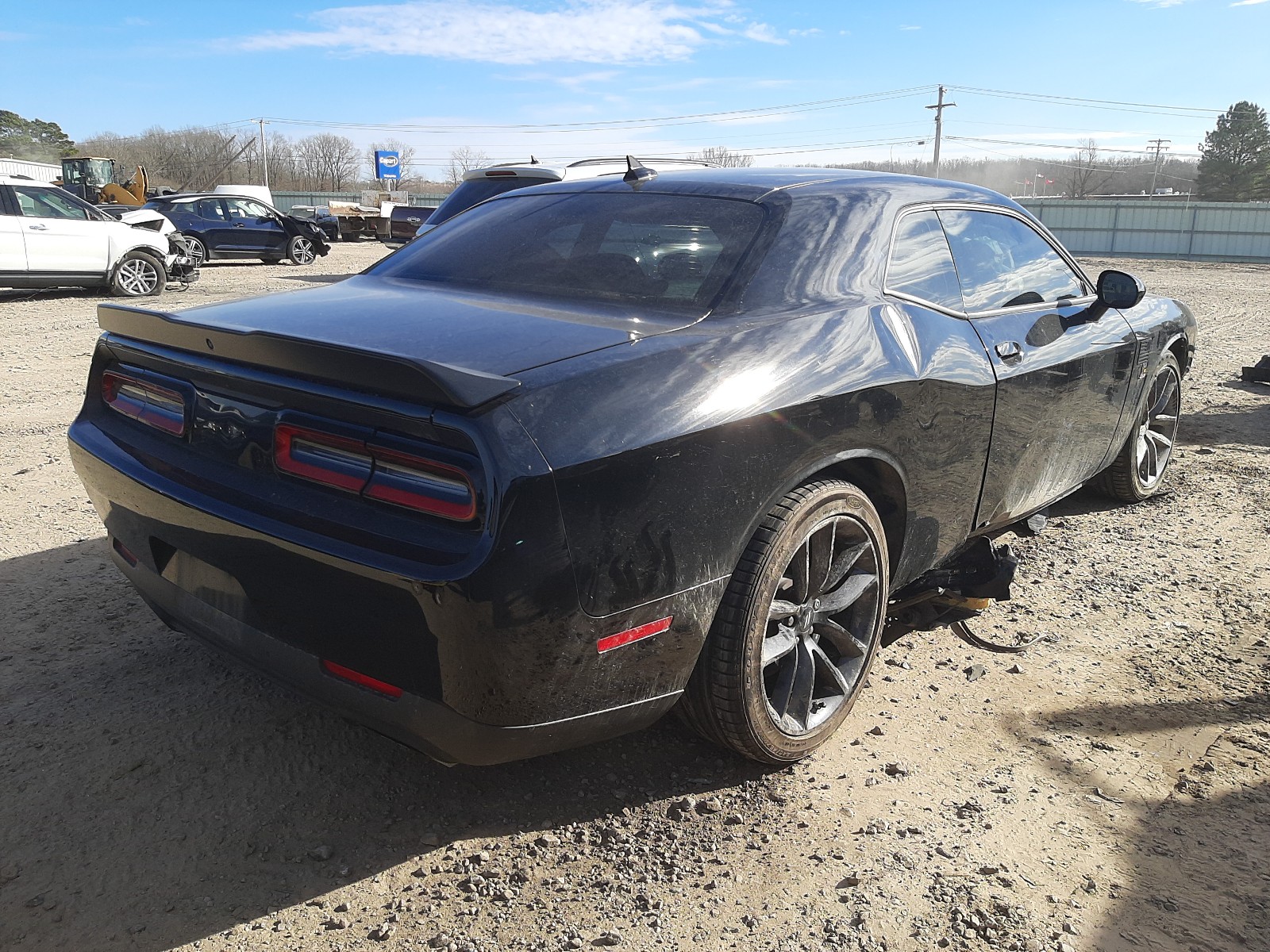 Photo 3 VIN: 2C3CDZFJ4KH723939 - DODGE CHALLENGER 