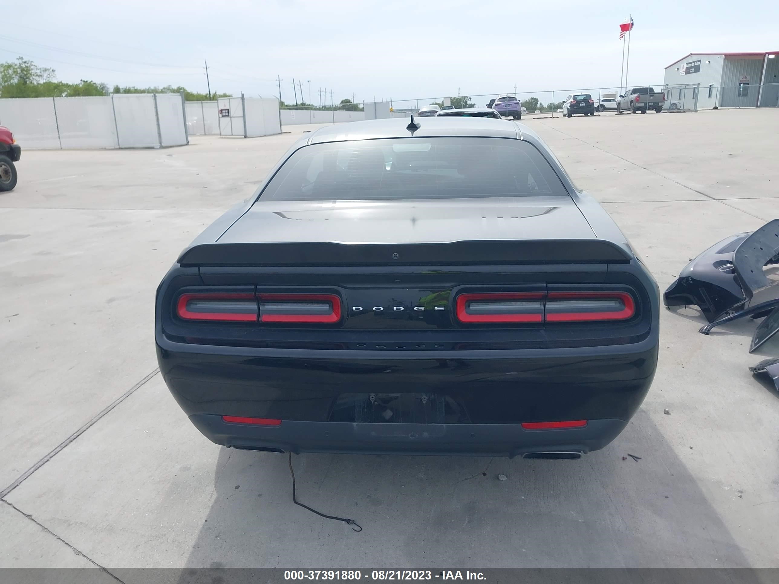 Photo 16 VIN: 2C3CDZFJ5GH264489 - DODGE CHALLENGER 