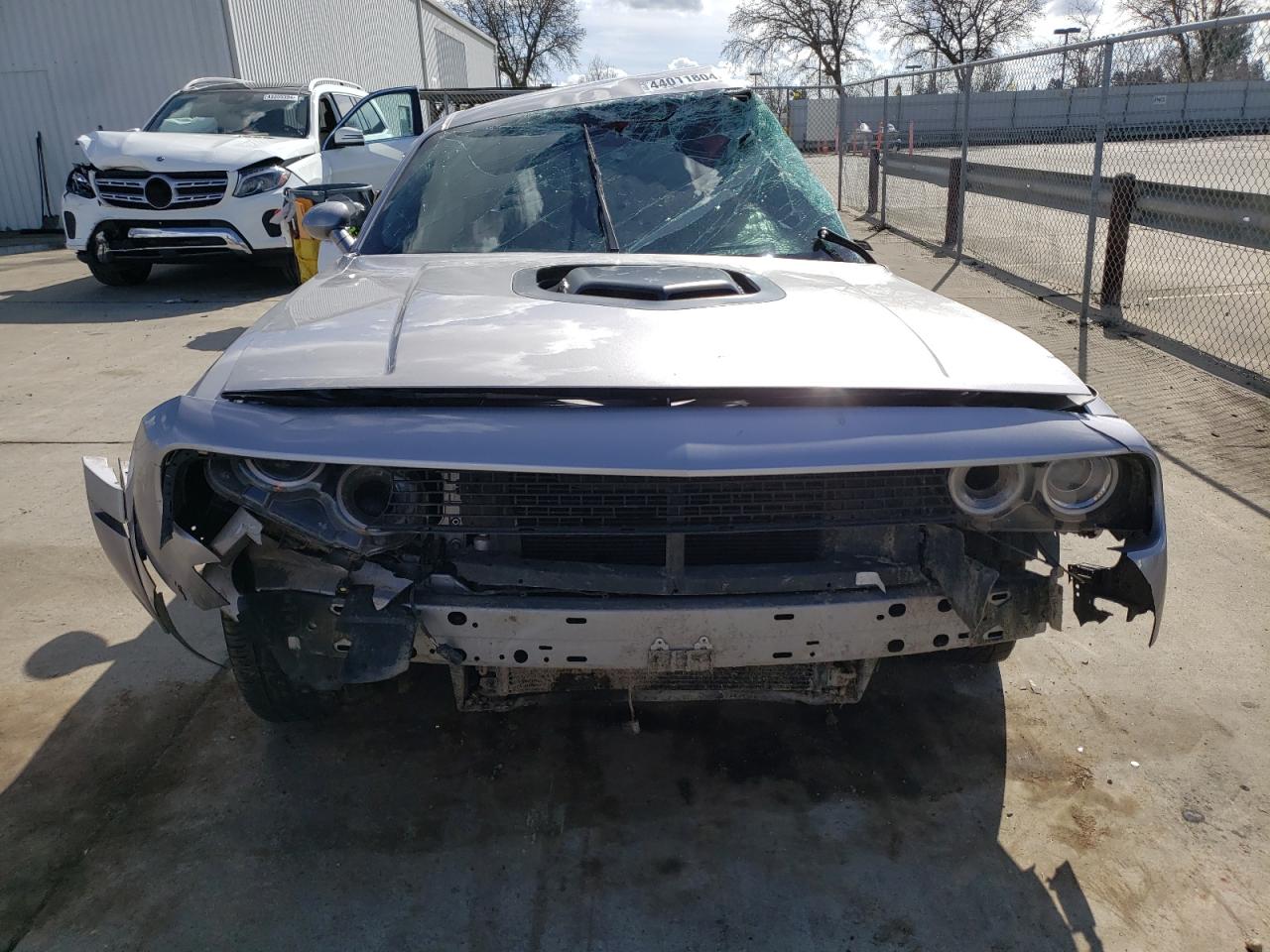 Photo 4 VIN: 2C3CDZFJ7FH868608 - DODGE CHALLENGER 