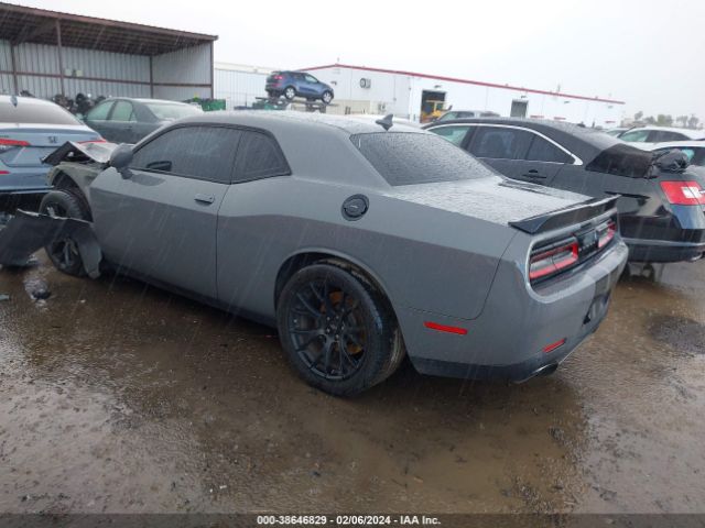 Photo 2 VIN: 2C3CDZFJ7JH112477 - DODGE CHALLENGER 