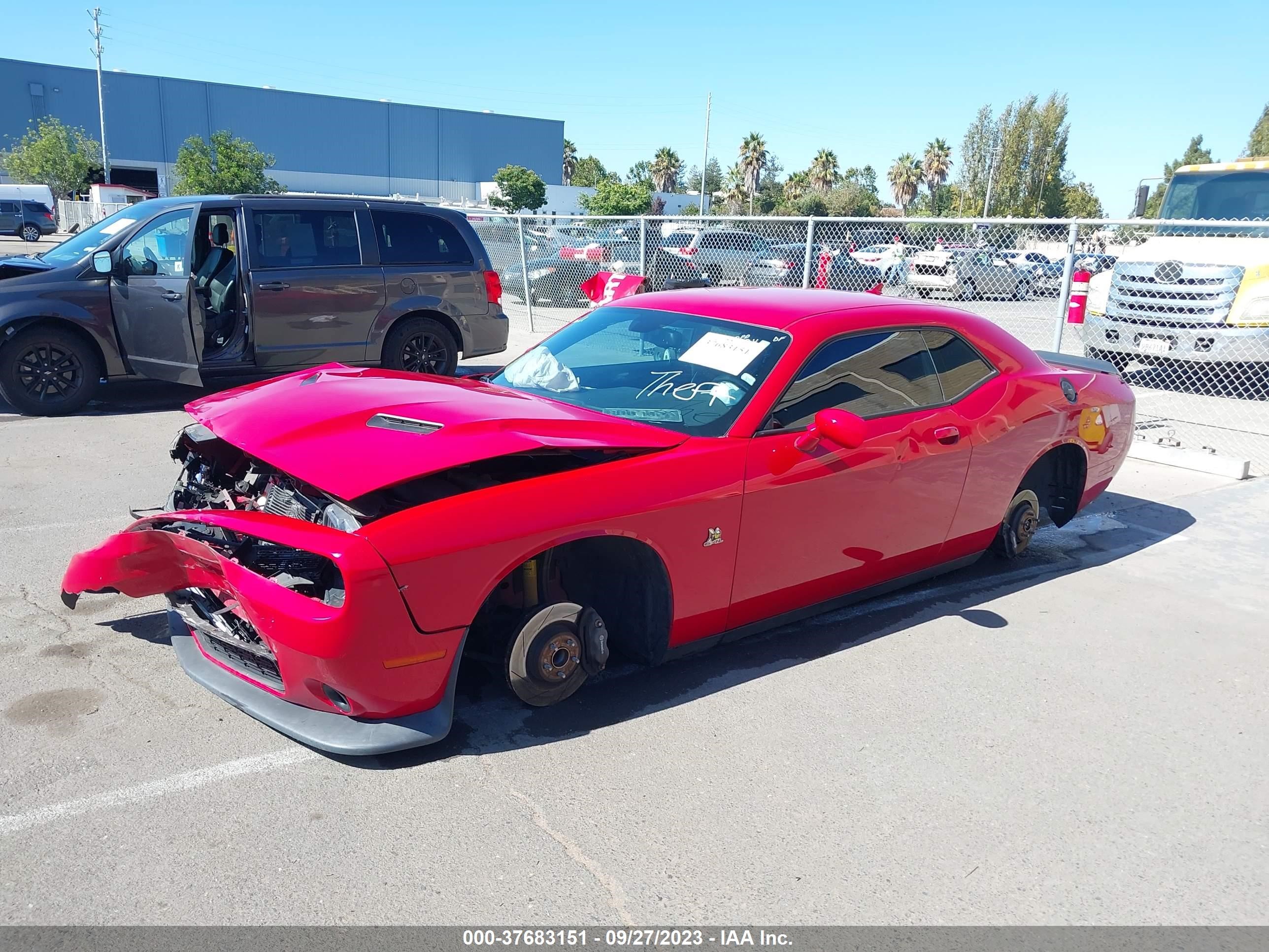 Photo 1 VIN: 2C3CDZFJ8FH740040 - DODGE CHALLENGER 