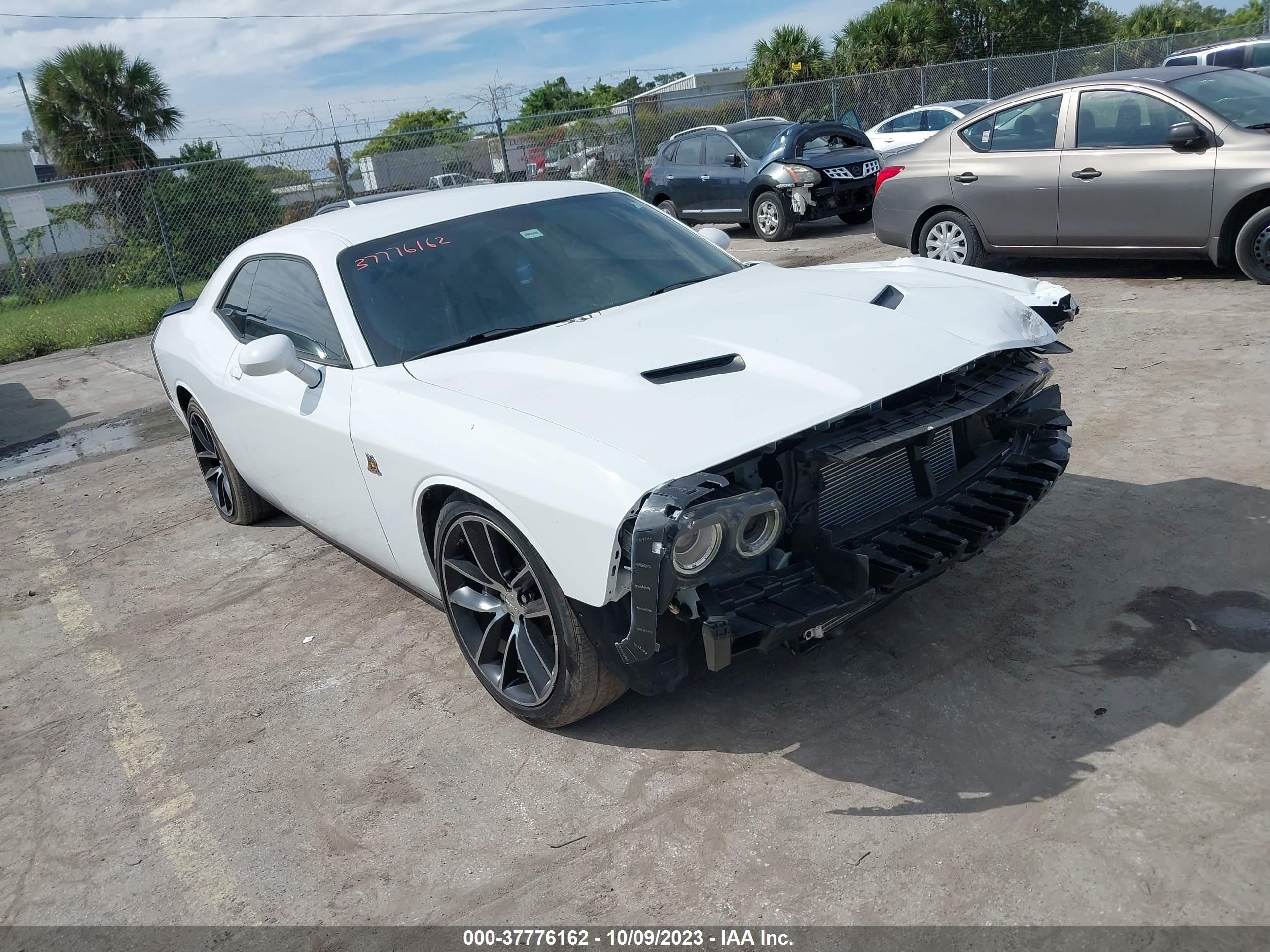 Photo 0 VIN: 2C3CDZFJ8FH809356 - DODGE CHALLENGER 