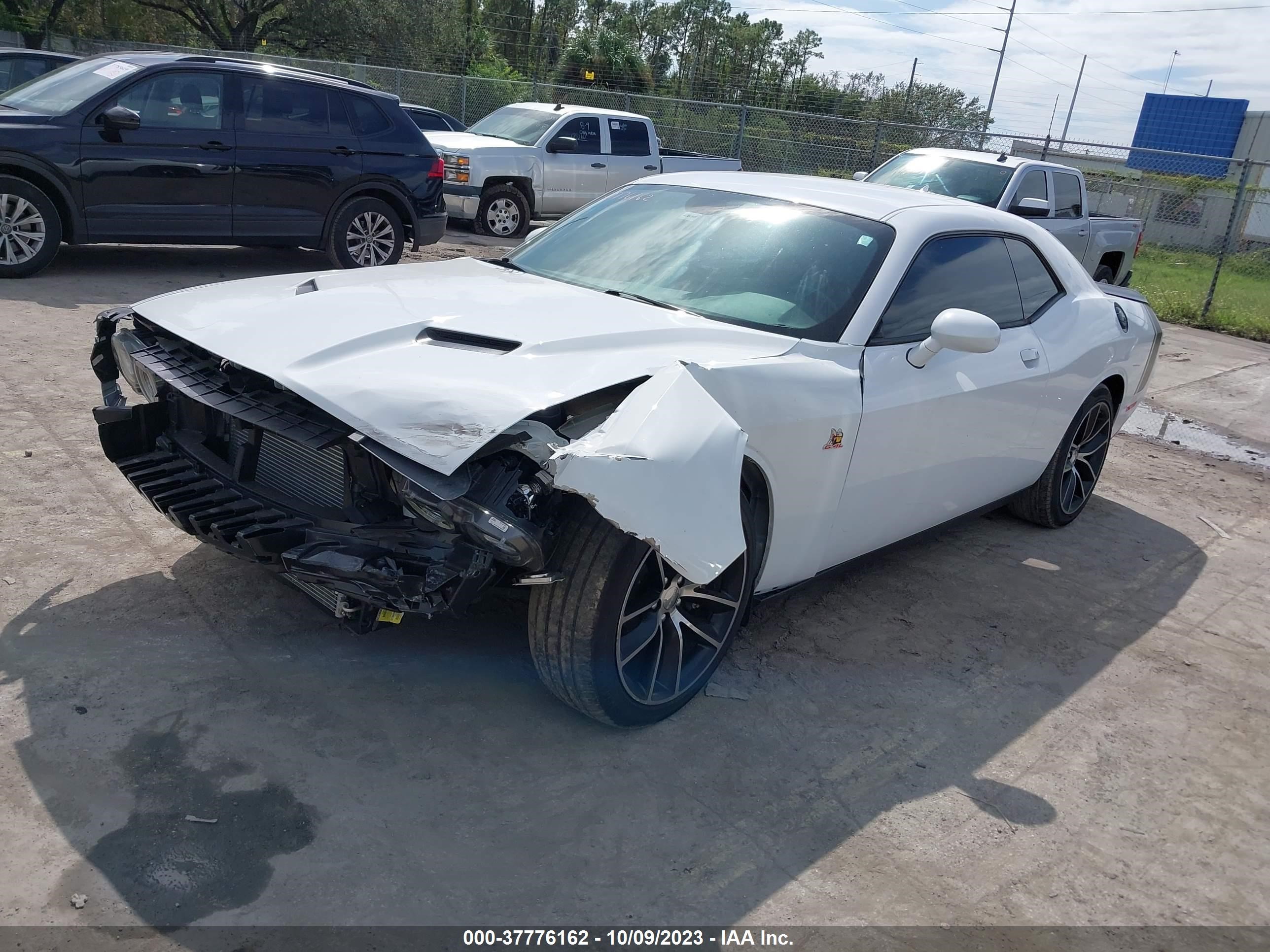 Photo 1 VIN: 2C3CDZFJ8FH809356 - DODGE CHALLENGER 