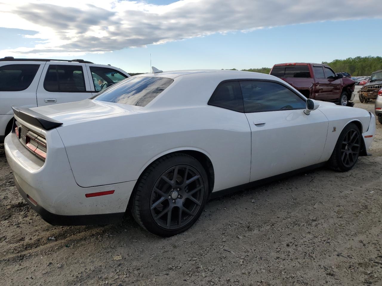 Photo 2 VIN: 2C3CDZFJ8GH177685 - DODGE CHALLENGER 