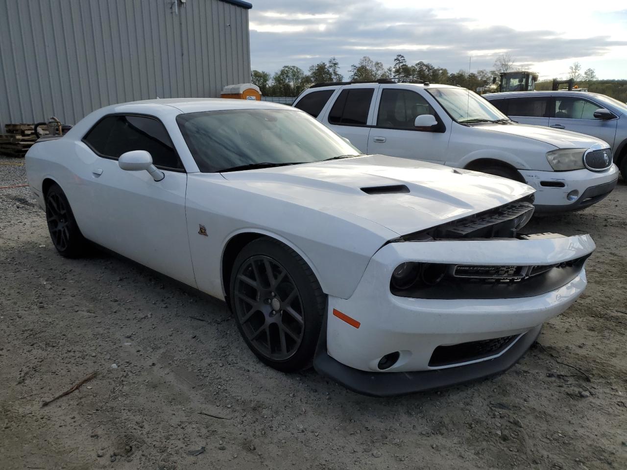 Photo 3 VIN: 2C3CDZFJ8GH177685 - DODGE CHALLENGER 