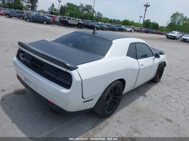 Photo 3 VIN: 2C3CDZFJ8KH534985 - DODGE CHALLENGER 