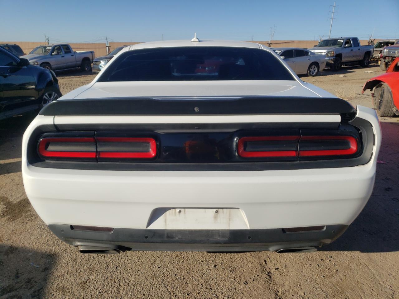 Photo 5 VIN: 2C3CDZFJ9FH820723 - DODGE CHALLENGER 