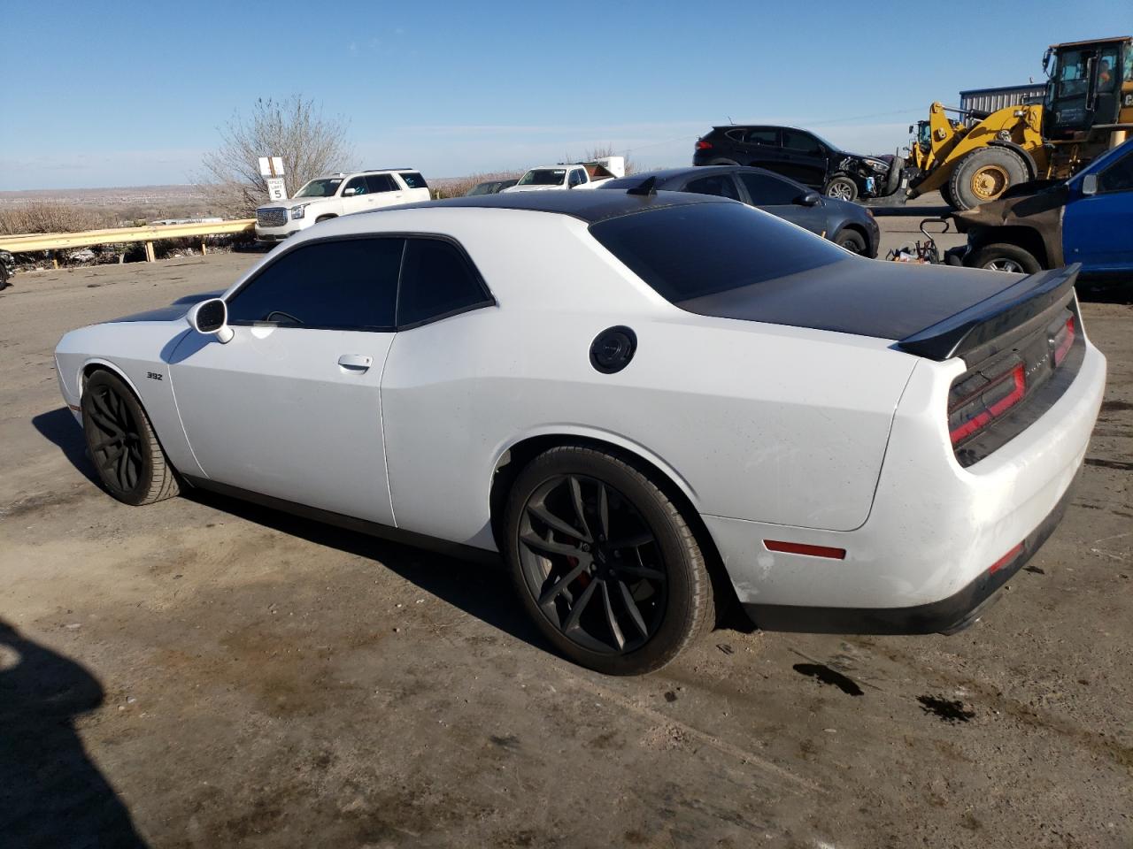 Photo 1 VIN: 2C3CDZFJ9JH327424 - DODGE CHALLENGER 