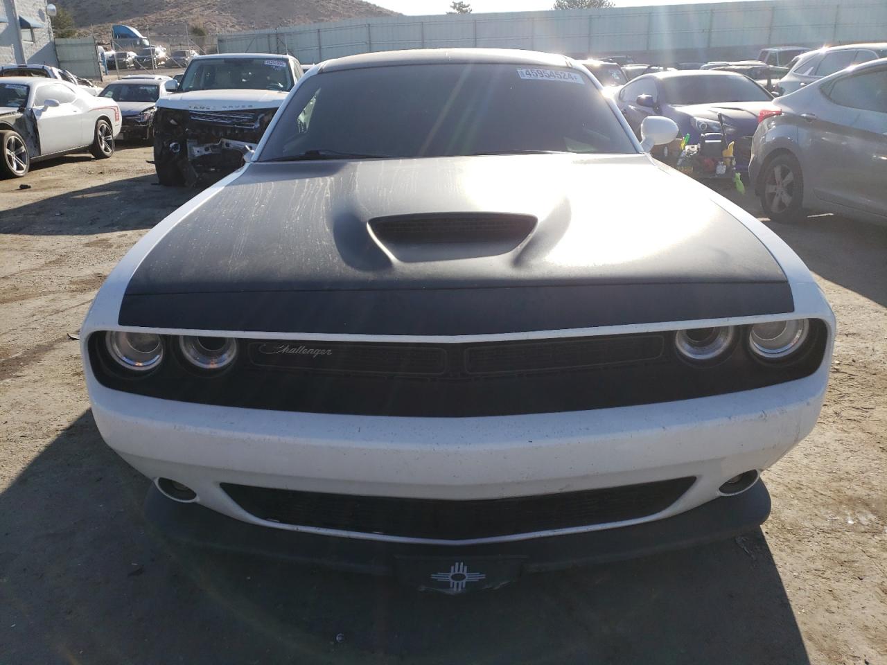 Photo 4 VIN: 2C3CDZFJ9JH327424 - DODGE CHALLENGER 