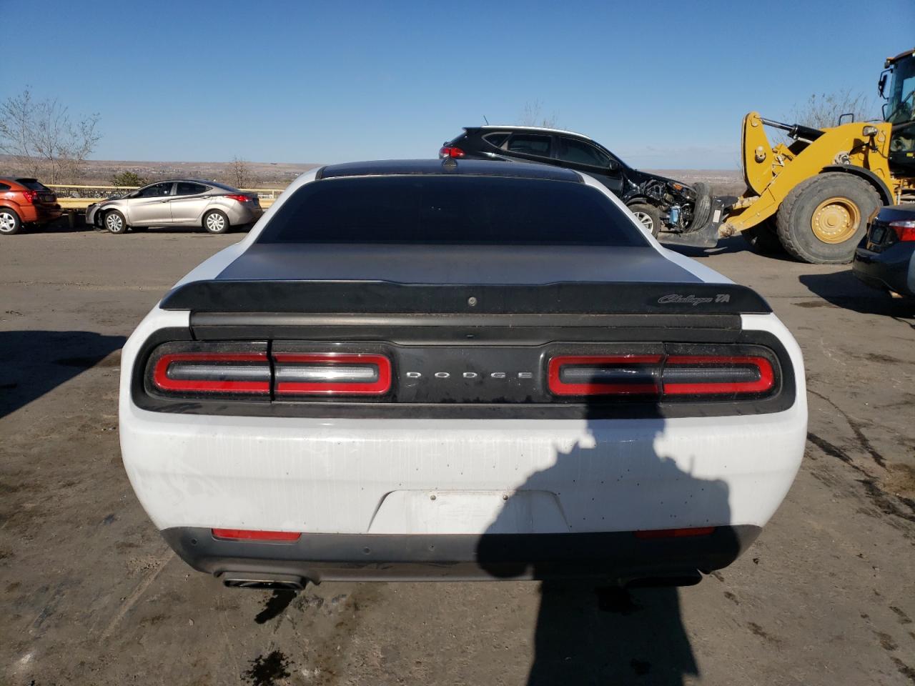 Photo 5 VIN: 2C3CDZFJ9JH327424 - DODGE CHALLENGER 