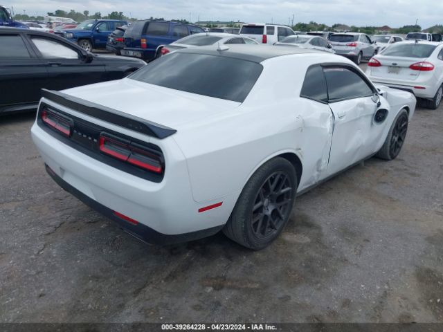 Photo 3 VIN: 2C3CDZFJXGH263676 - DODGE CHALLENGER 