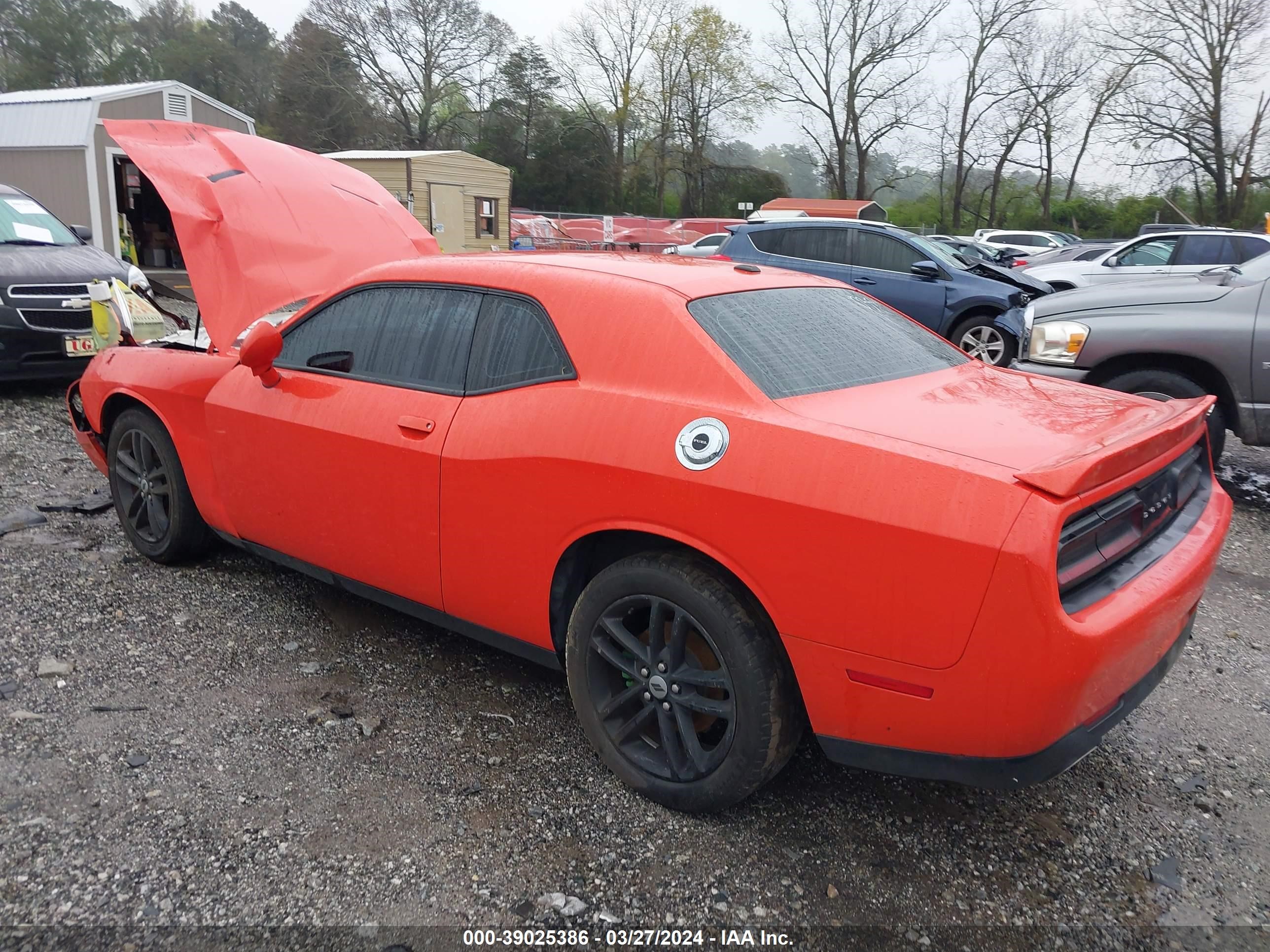 Photo 2 VIN: 2C3CDZGG2KH690359 - DODGE CHALLENGER 