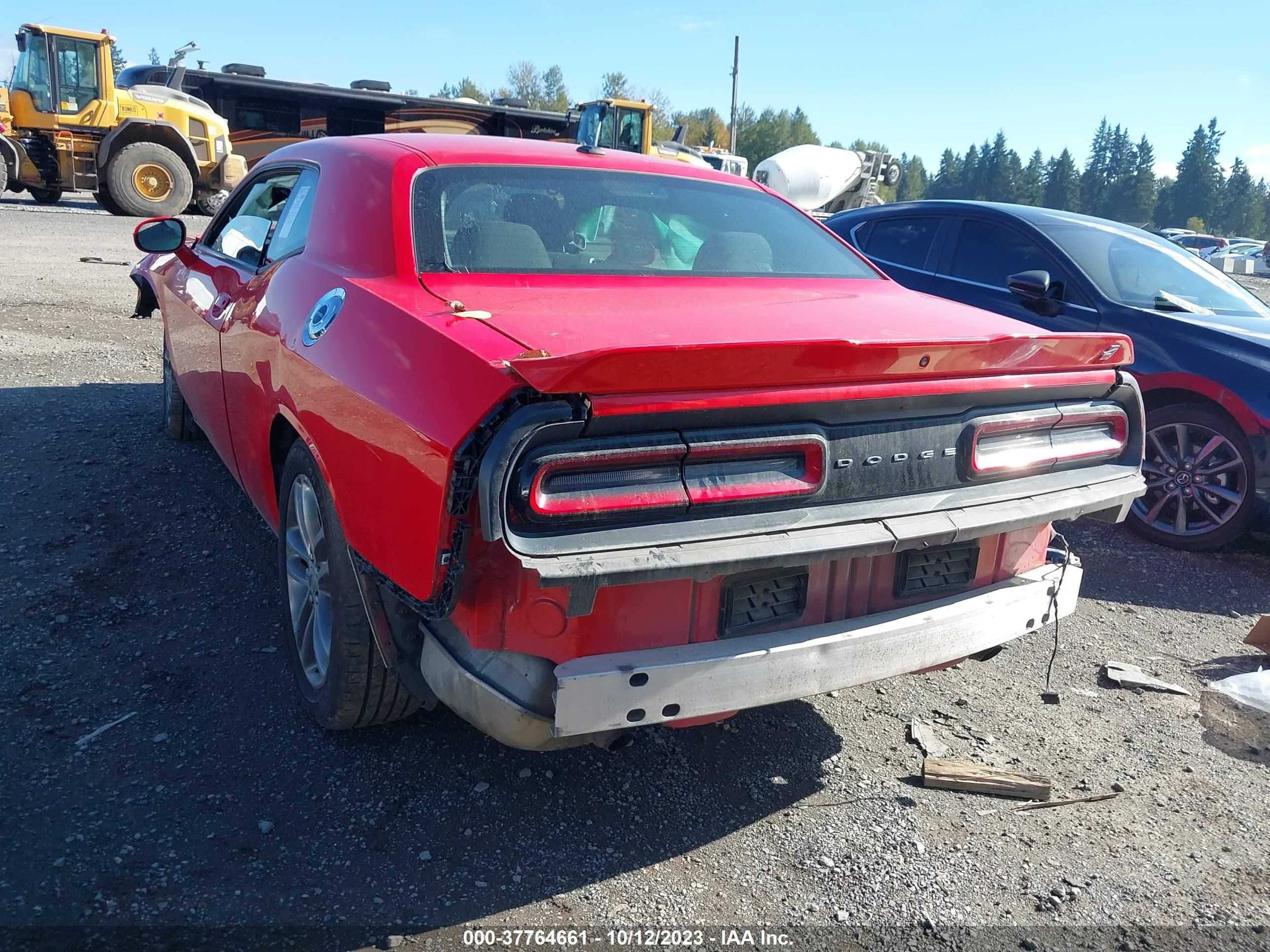 Photo 2 VIN: 2C3CDZGG5KH759965 - DODGE CHALLENGER 