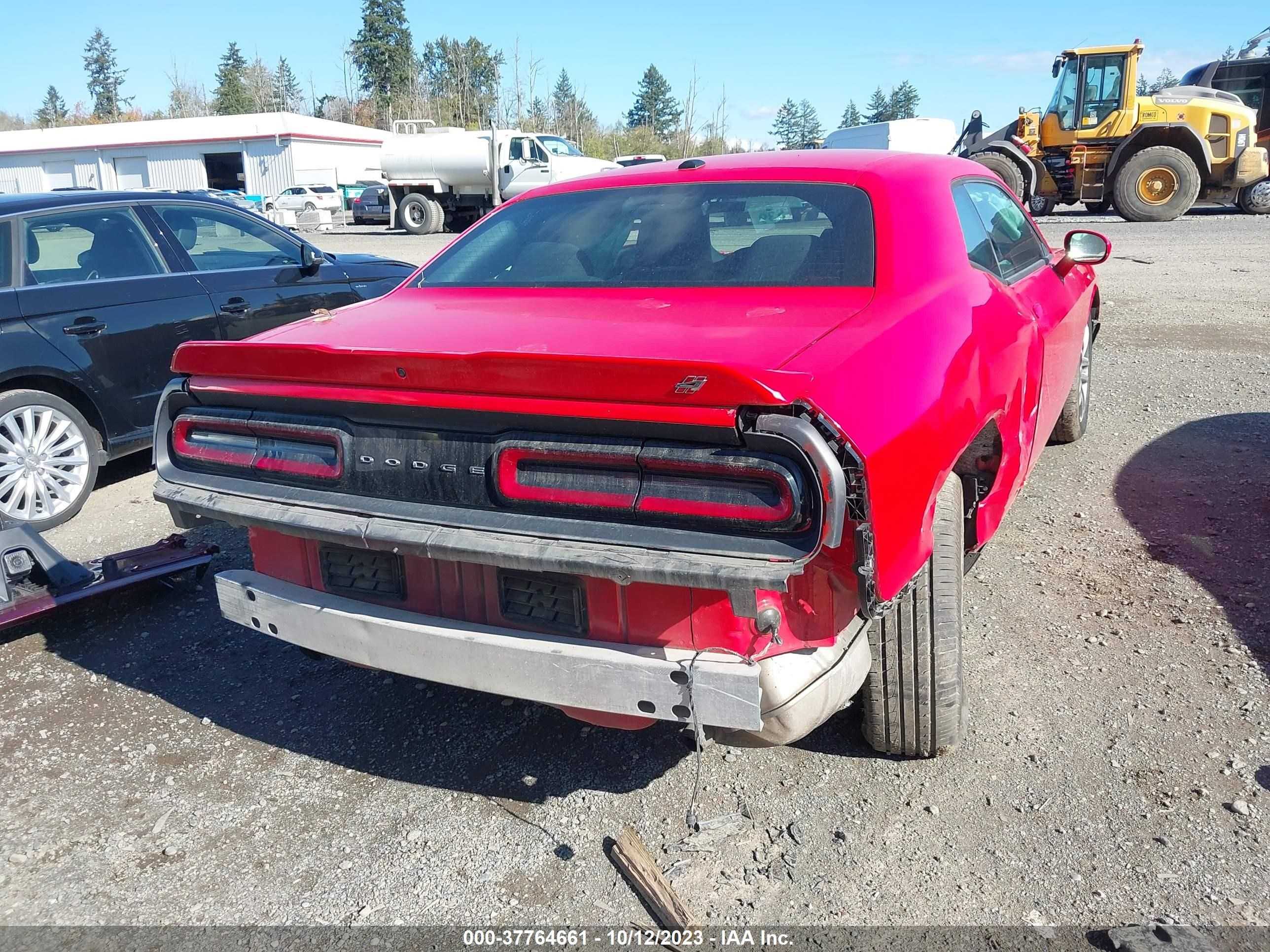 Photo 3 VIN: 2C3CDZGG5KH759965 - DODGE CHALLENGER 