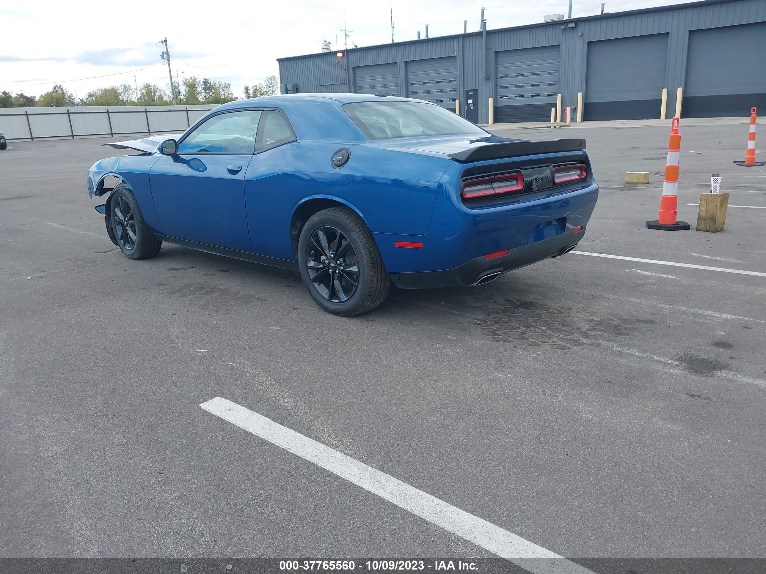 Photo 2 VIN: 2C3CDZGG7NH212460 - DODGE CHALLENGER 