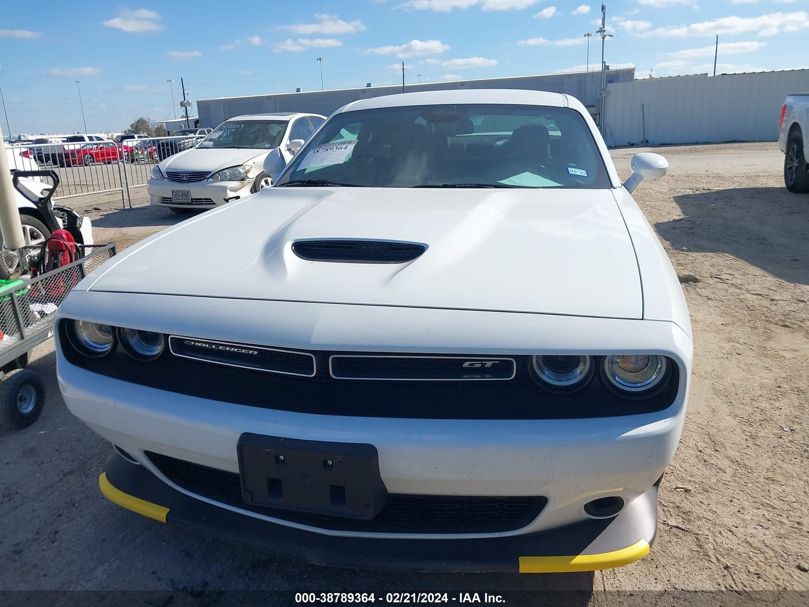 Photo 11 VIN: 2C3CDZJG0PH605325 - DODGE CHALLENGER 