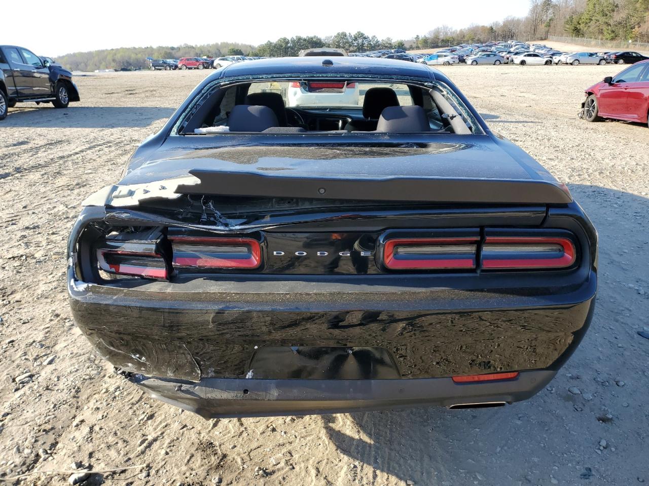 Photo 5 VIN: 2C3CDZJG1KH677319 - DODGE CHALLENGER 