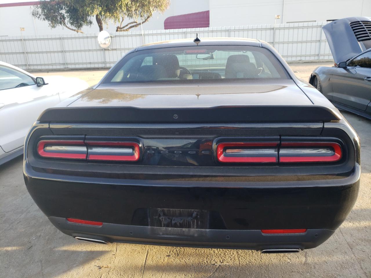 Photo 5 VIN: 2C3CDZJG1NH260688 - DODGE CHALLENGER 