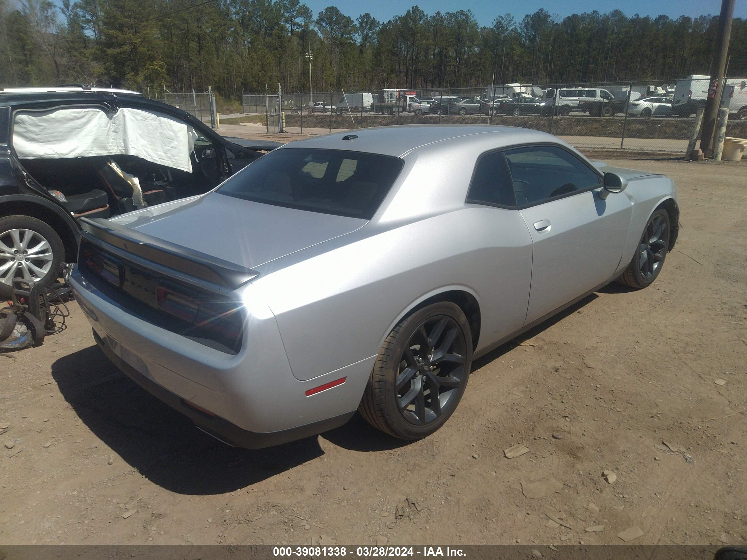 Photo 3 VIN: 2C3CDZJG3NH263480 - DODGE CHALLENGER 