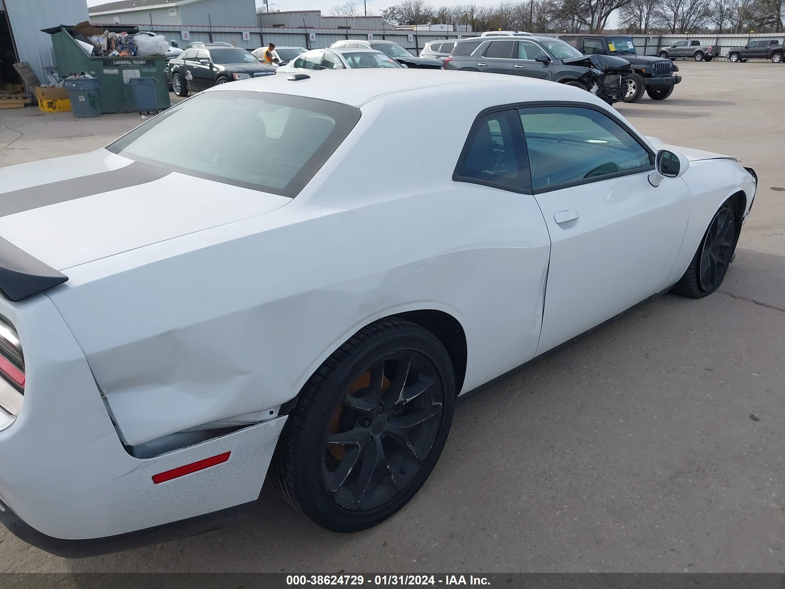 Photo 5 VIN: 2C3CDZJG3PH510418 - DODGE CHALLENGER 