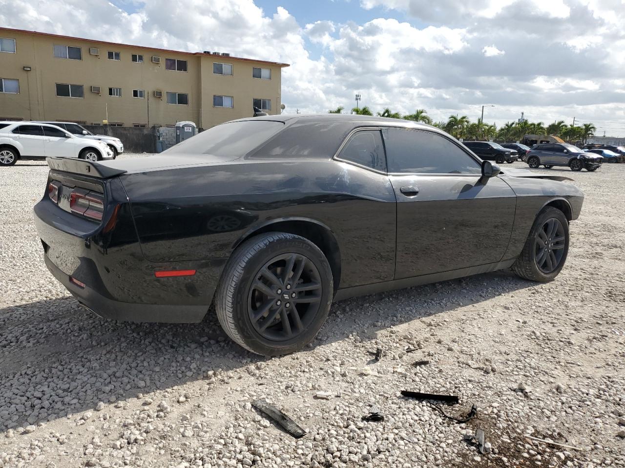 Photo 2 VIN: 2C3CDZKG9KH522175 - DODGE CHALLENGER 