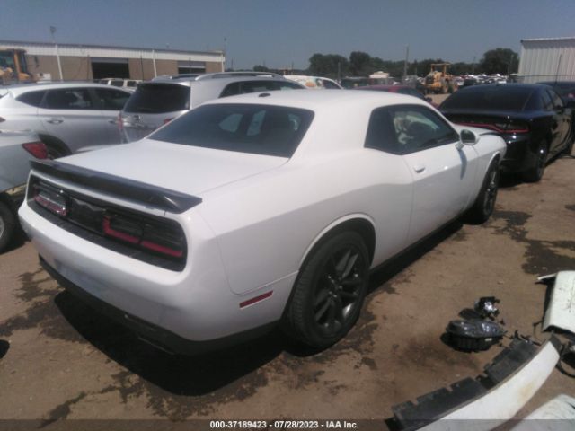 Photo 3 VIN: 2C3CDZKGXNH156716 - DODGE CHALLENGER 