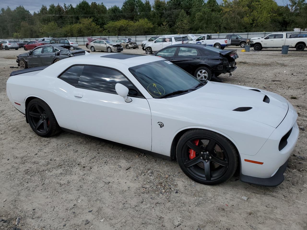 Photo 3 VIN: 2C3CDZL90KH695034 - DODGE CHALLENGER 