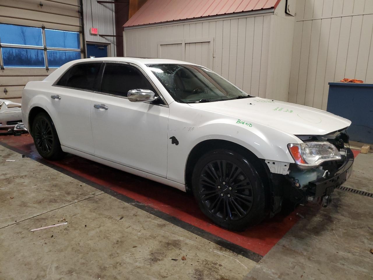 Photo 3 VIN: 2C3CK6CT3BH530319 - CHRYSLER 300 