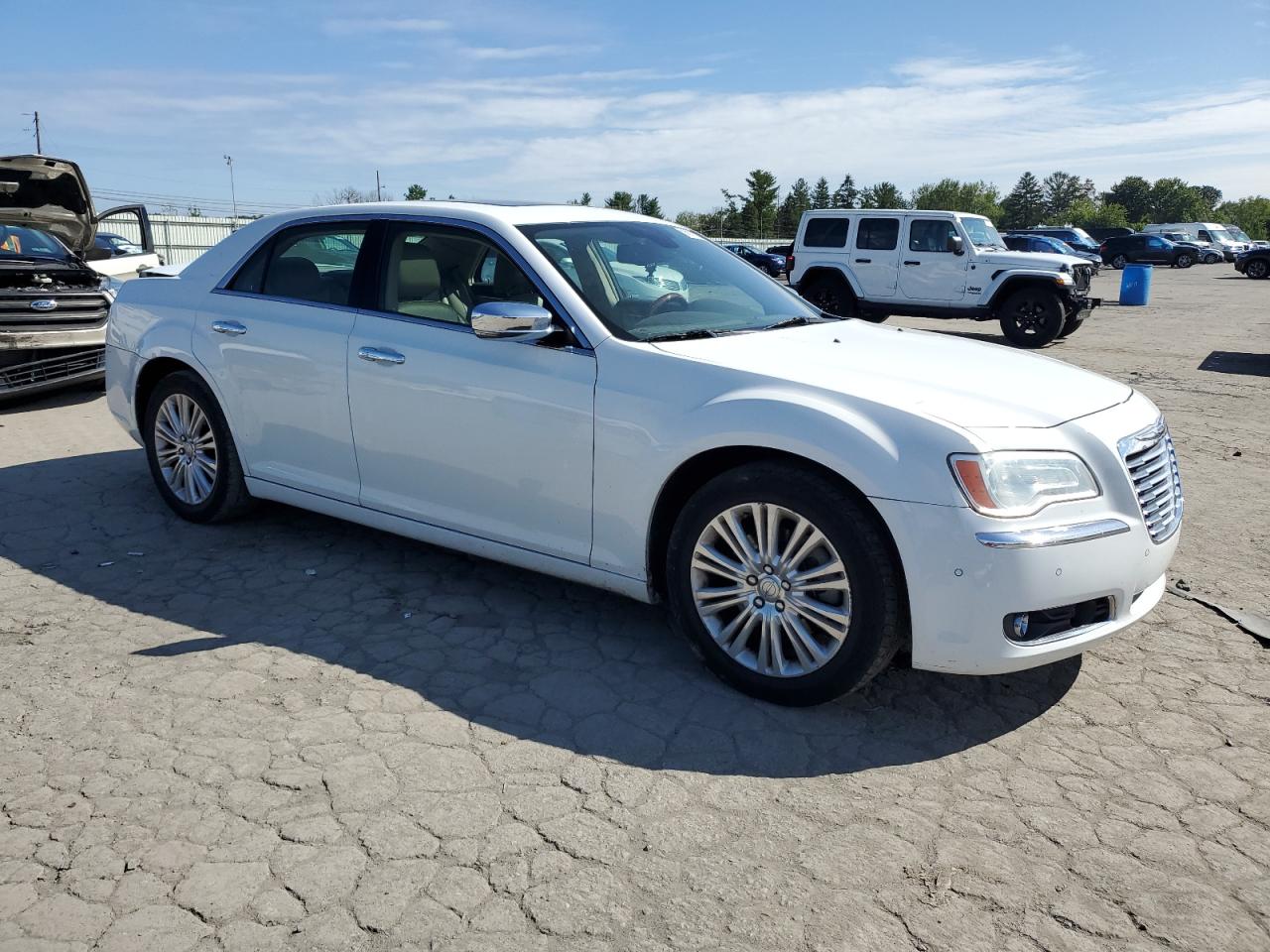 Photo 3 VIN: 2C3CK6CT8BH524001 - CHRYSLER 300 