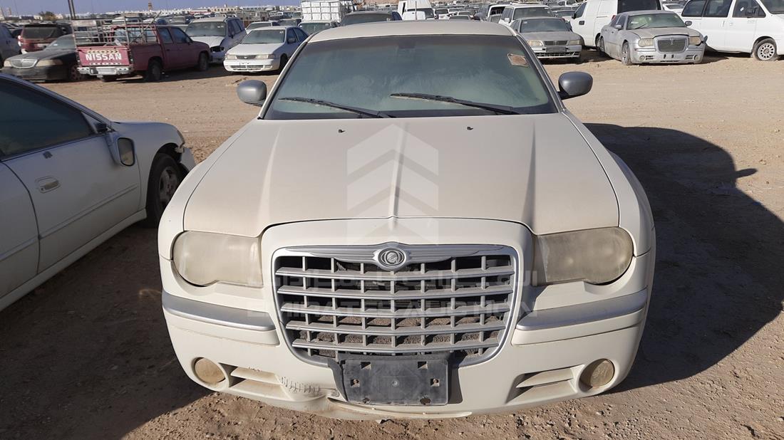 Photo 2 VIN: 2C3HA63HX8H329434 - CHRYSLER 300 