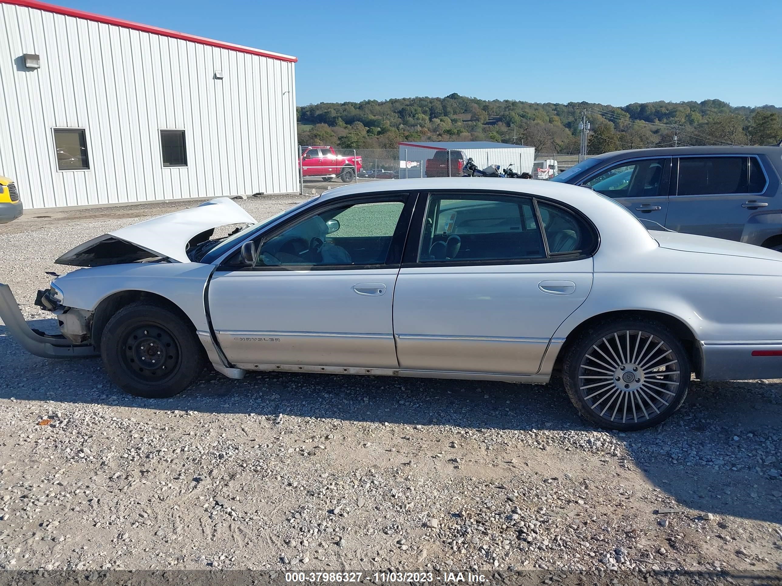 Photo 13 VIN: 2C3HC46FXSH635338 - CHRYSLER NEW YORKER 