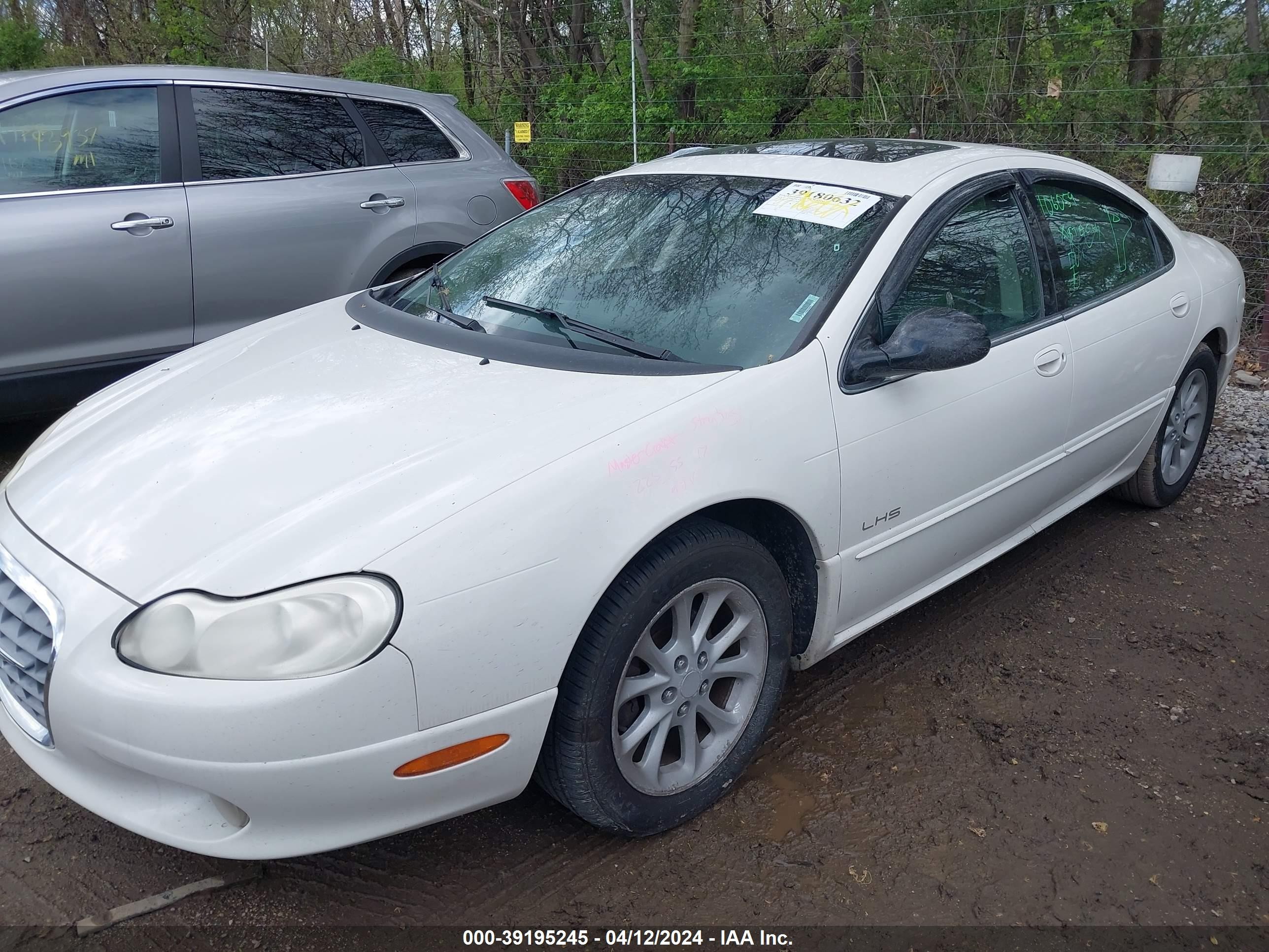 Photo 1 VIN: 2C3HC56G0YH234212 - CHRYSLER LHS 