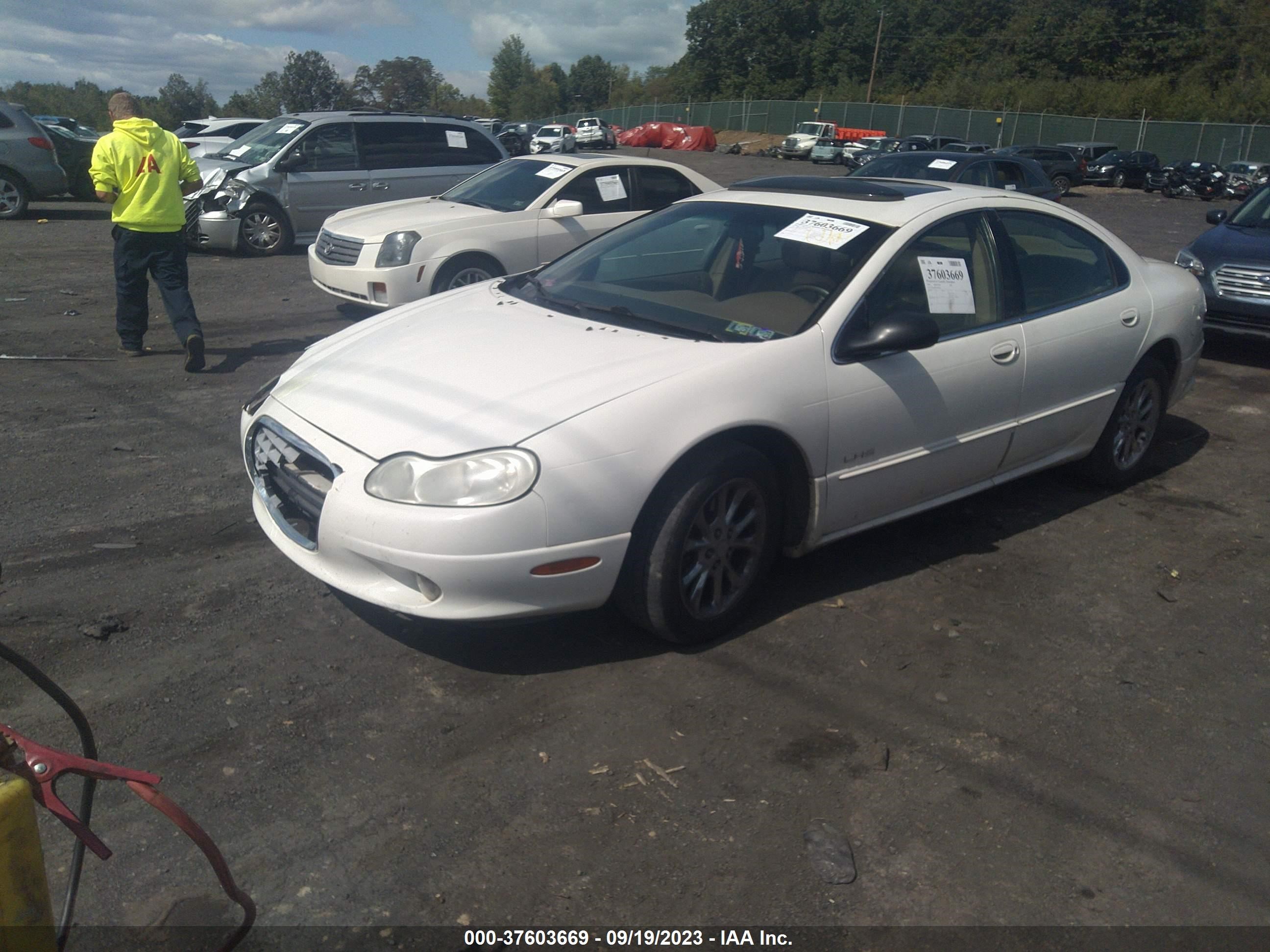 Photo 1 VIN: 2C3HC56G9YH258783 - CHRYSLER LHS 