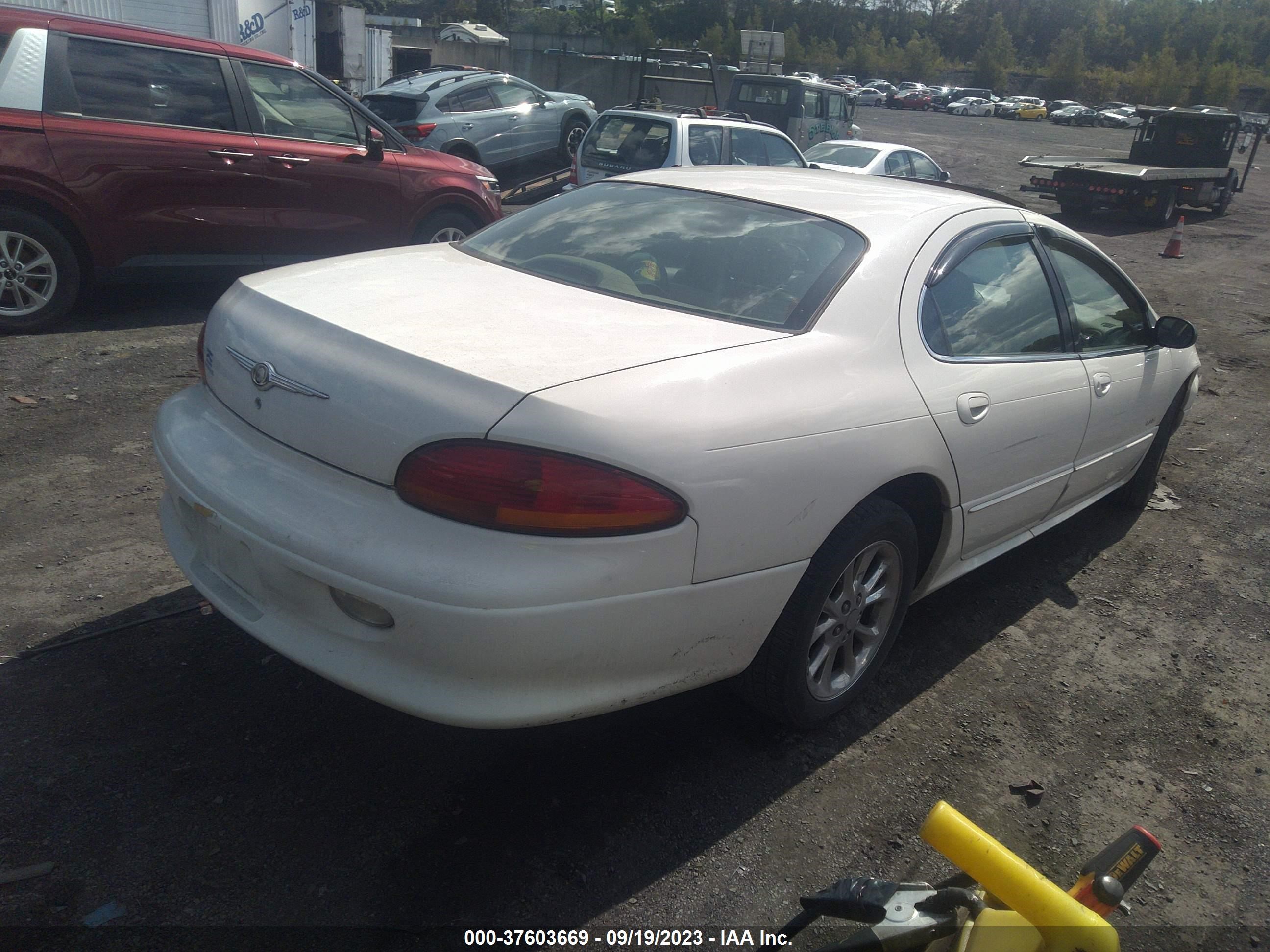 Photo 3 VIN: 2C3HC56G9YH258783 - CHRYSLER LHS 