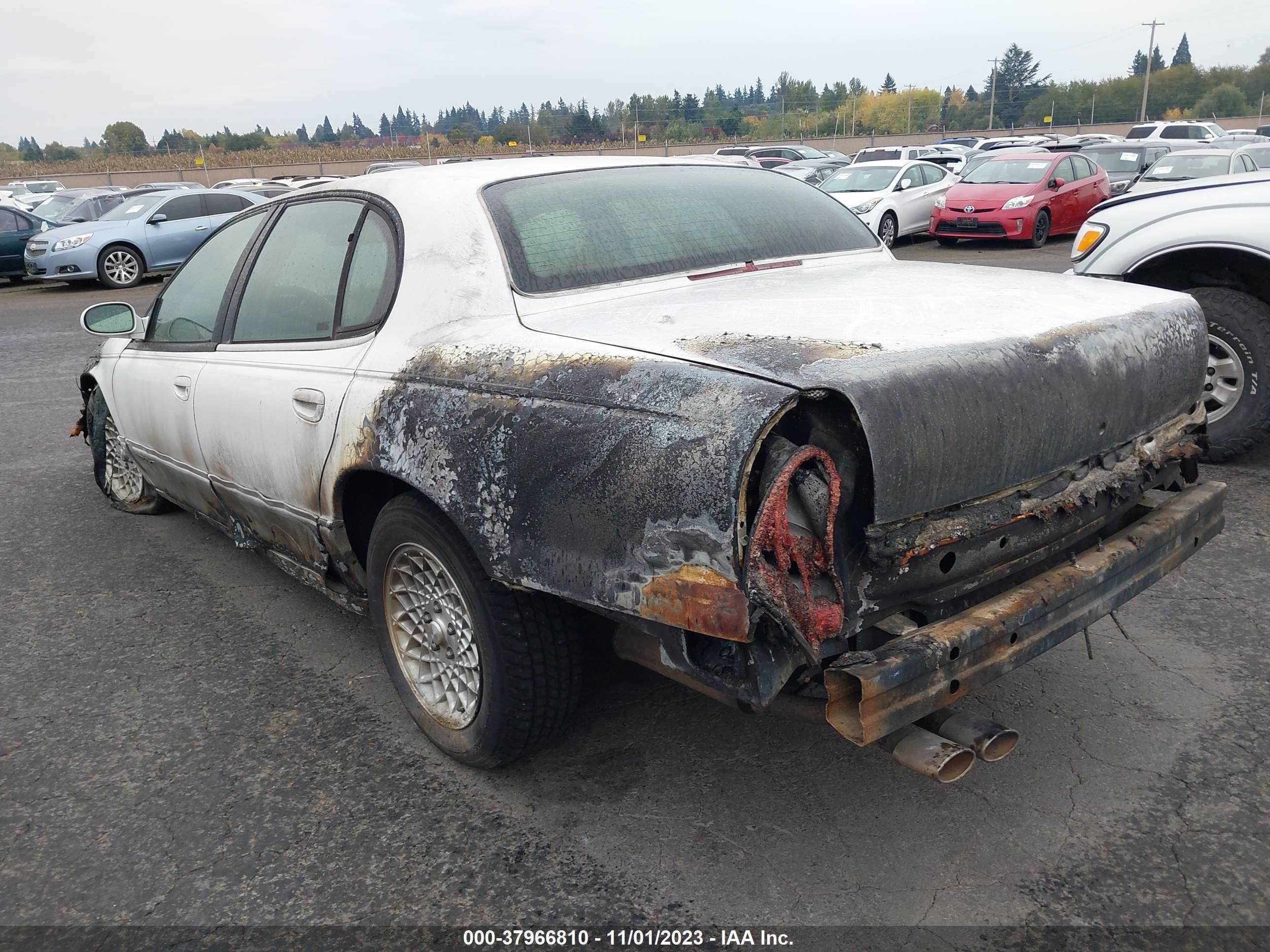 Photo 2 VIN: 2C3HD56F0SH507578 - CHRYSLER LHS 