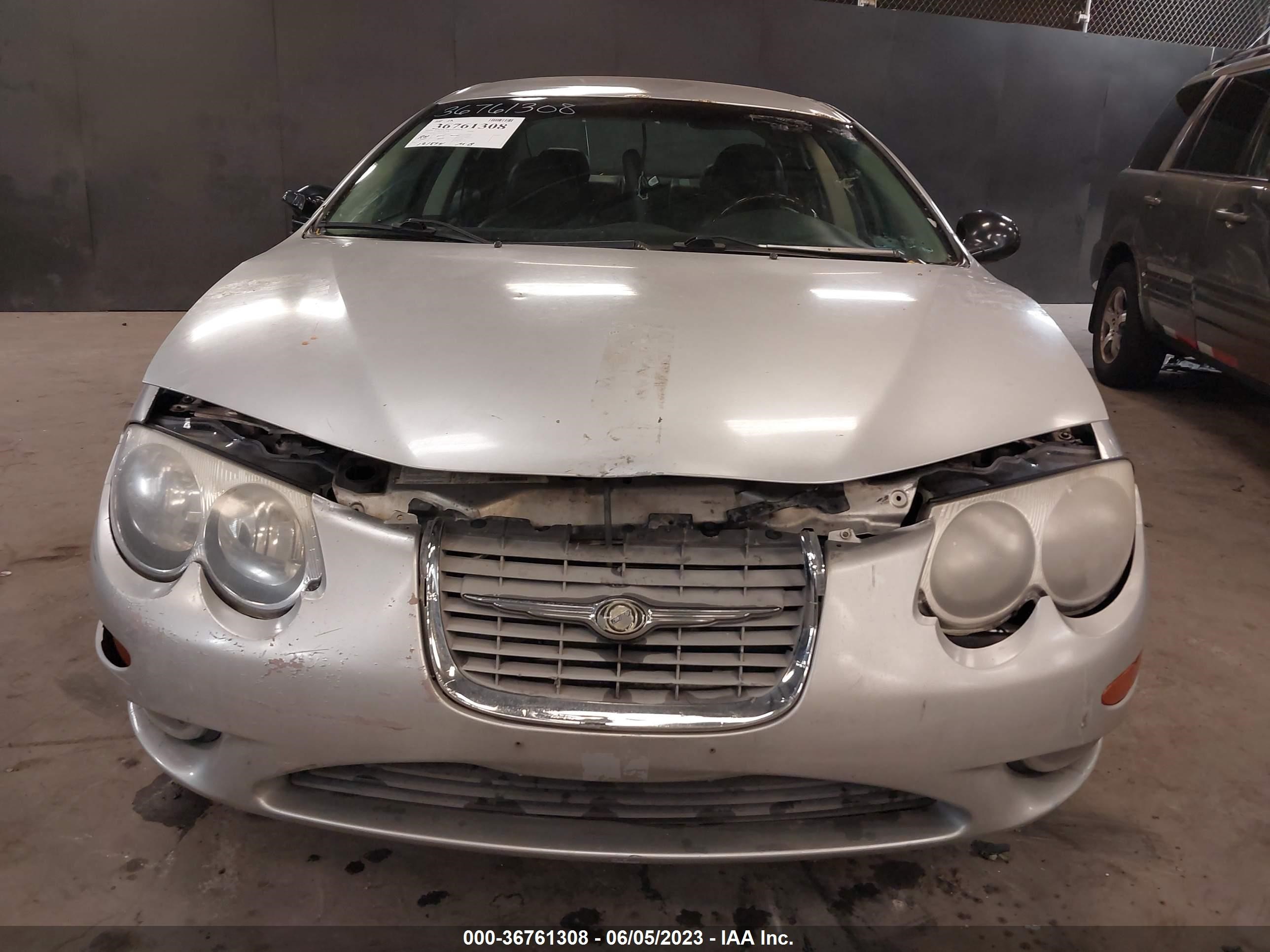 Photo 5 VIN: 2C3HE66G12H162993 - CHRYSLER 300M 