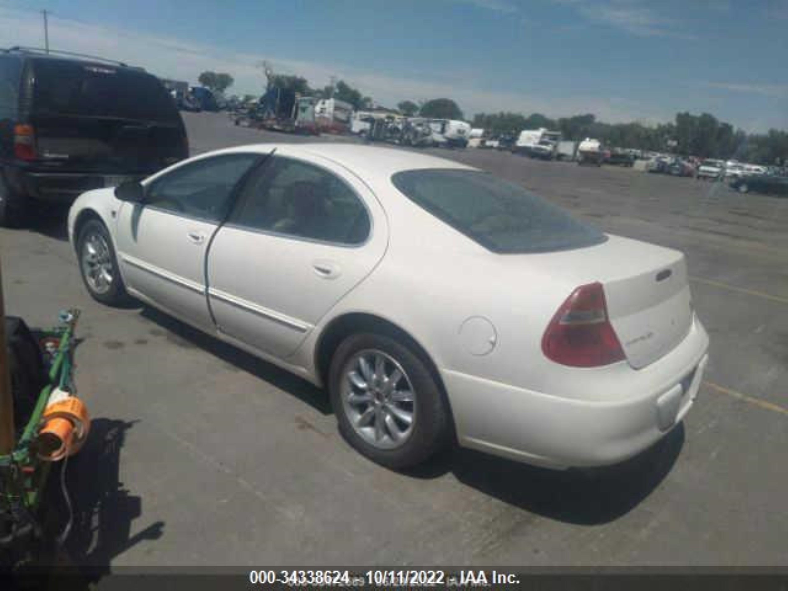 Photo 2 VIN: 2C3HE66G13H566958 - CHRYSLER 300M 