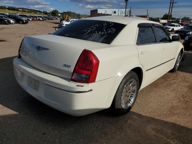 Photo 2 VIN: 2C3JA43R05H527093 - CHRYSLER 300 