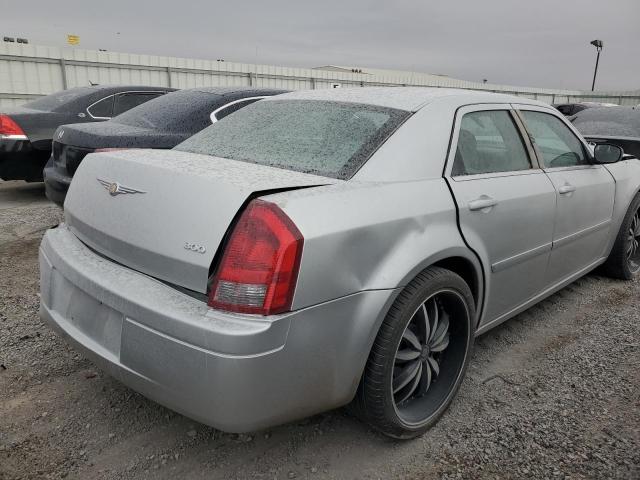 Photo 2 VIN: 2C3JA43R05H627601 - CHRYSLER 300 