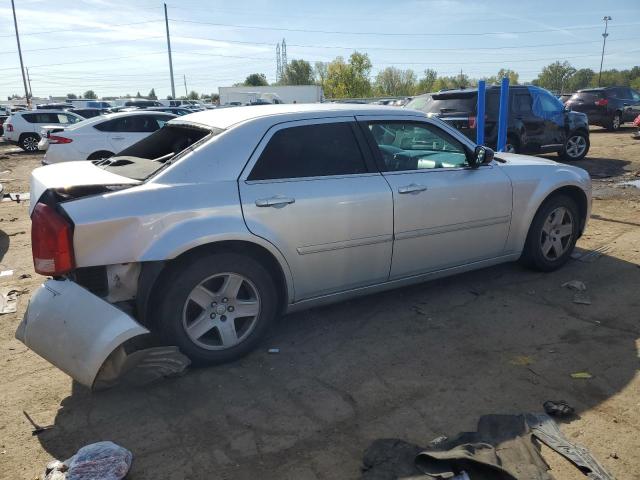 Photo 2 VIN: 2C3JA43R15H171138 - CHRYSLER 300 