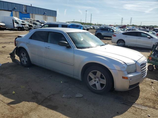 Photo 3 VIN: 2C3JA43R15H171138 - CHRYSLER 300 