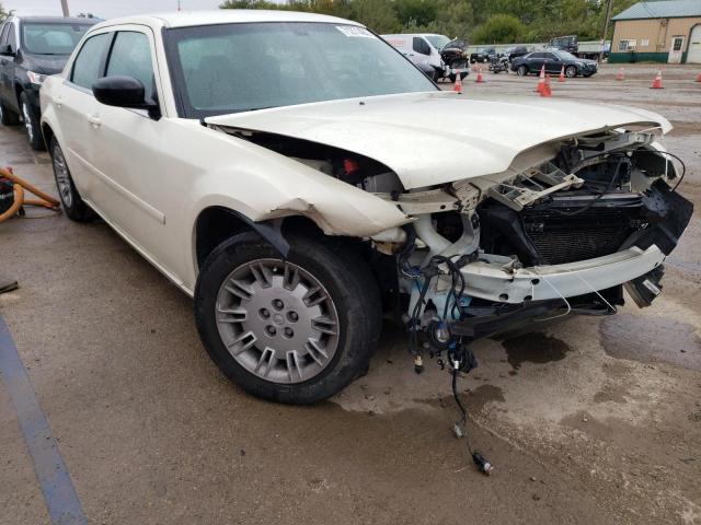 Photo 3 VIN: 2C3JA43R35H141235 - CHRYSLER 300 