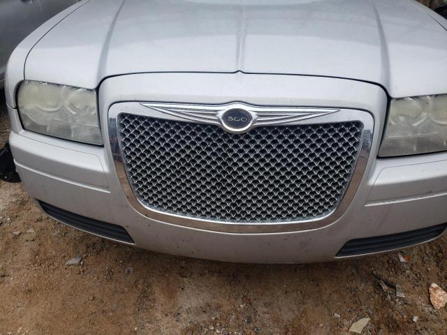 Photo 8 VIN: 2C3JA43R35H623770 - CHRYSLER 300 