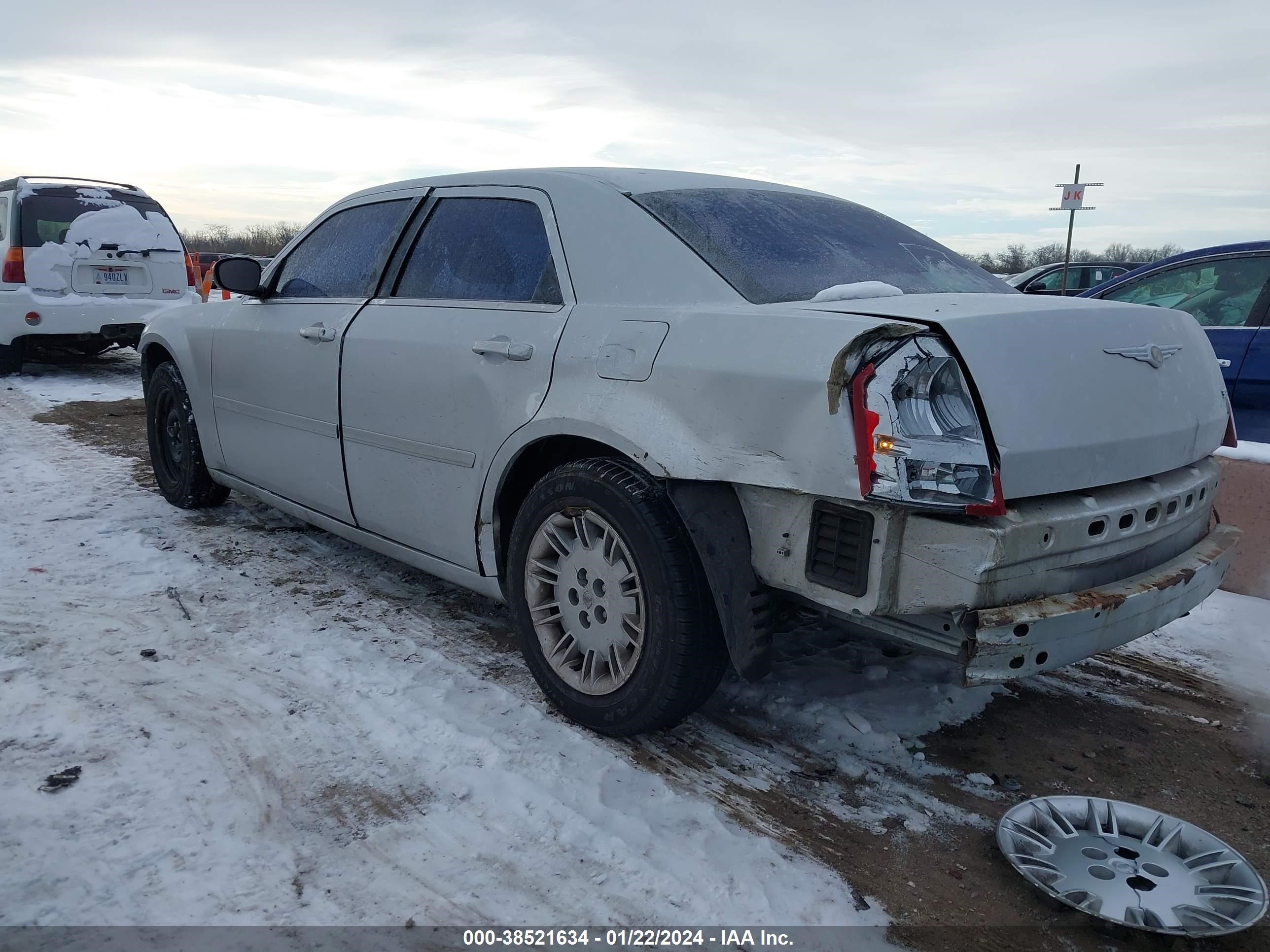 Photo 2 VIN: 2C3JA43R45H148873 - CHRYSLER 300 