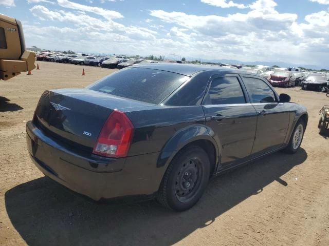 Photo 2 VIN: 2C3JA43R65H585712 - CHRYSLER 300 