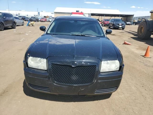 Photo 4 VIN: 2C3JA43R65H585712 - CHRYSLER 300 