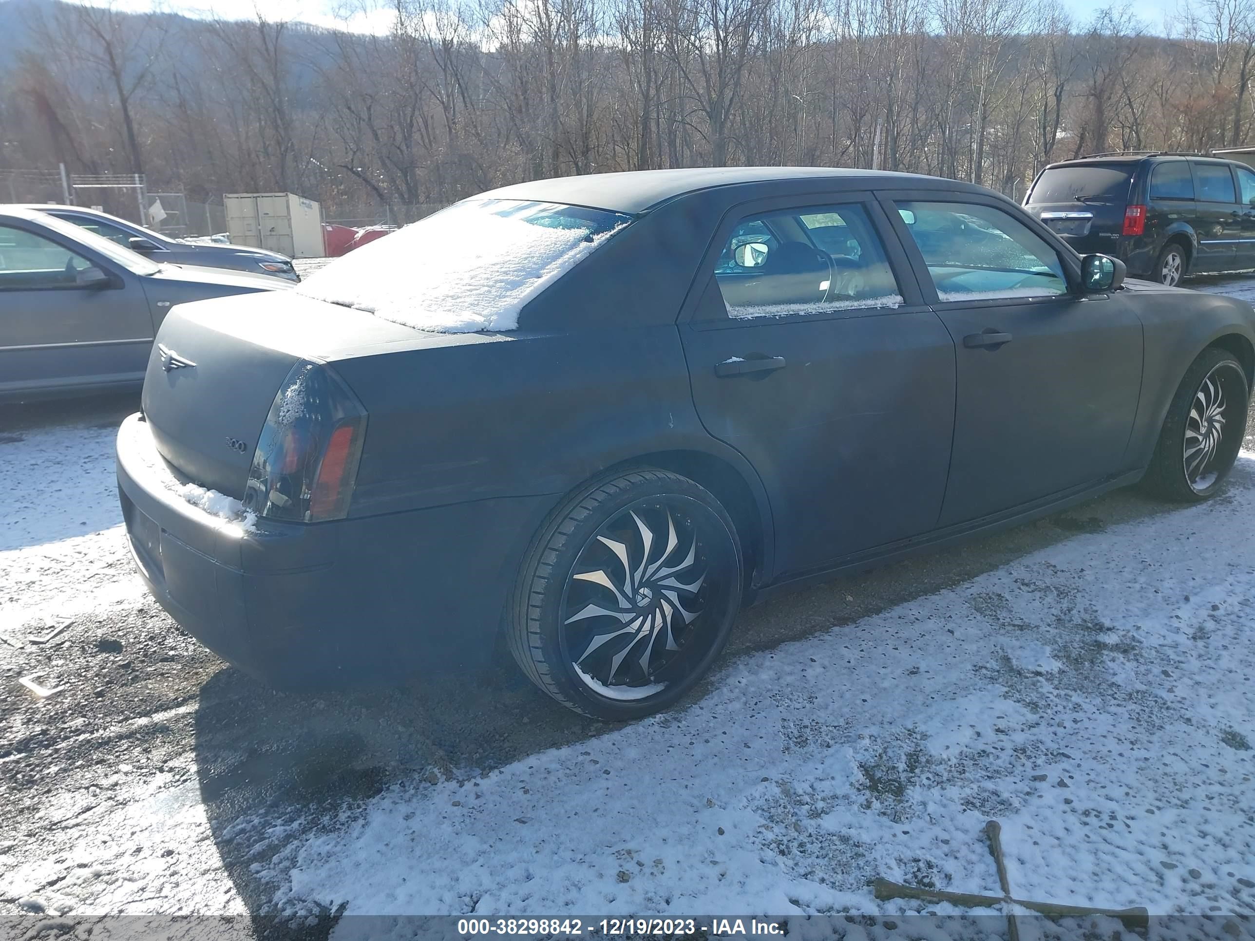 Photo 3 VIN: 2C3JA43R65H621432 - CHRYSLER 300 