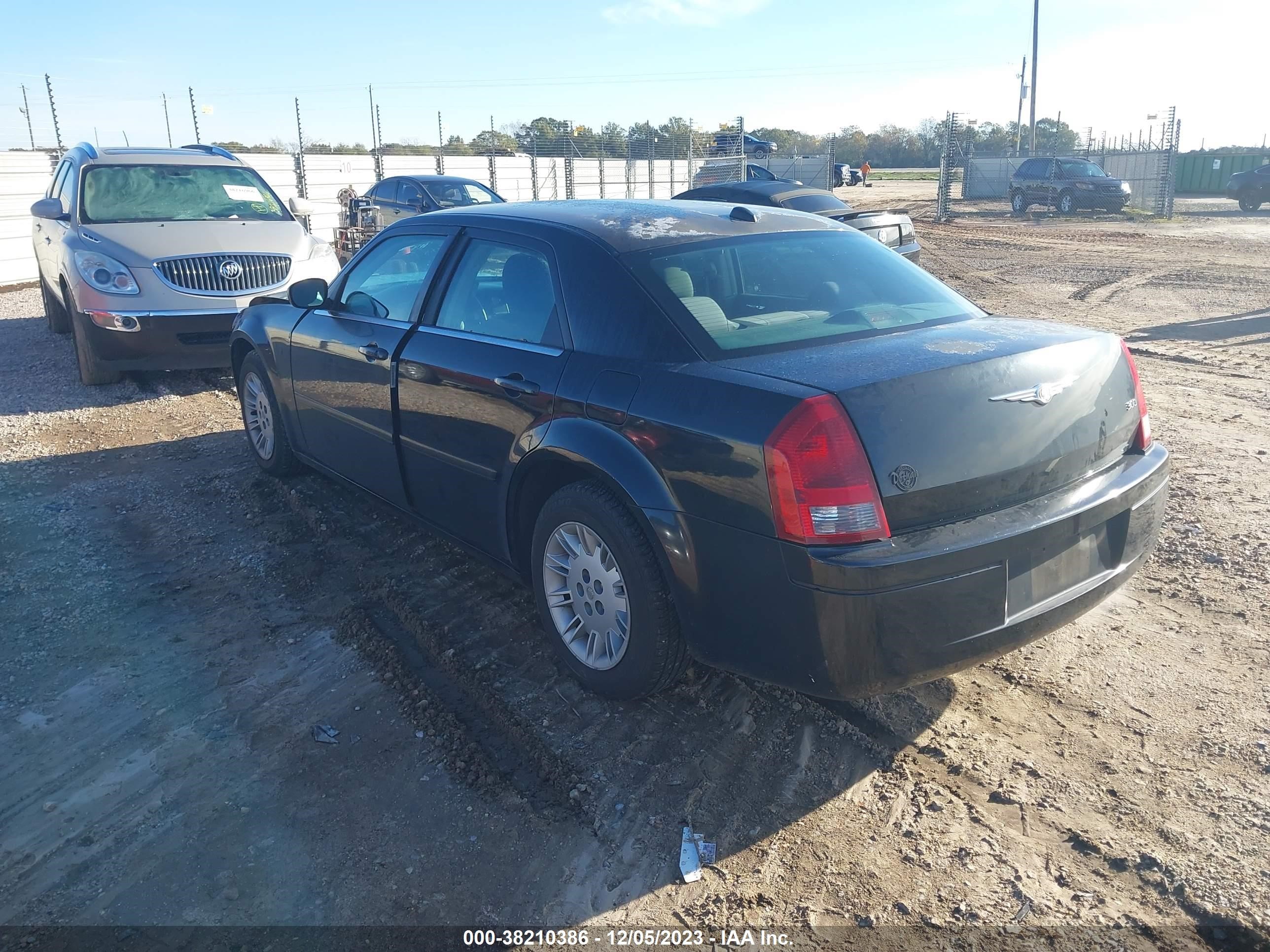 Photo 2 VIN: 2C3JA43RX5H636189 - CHRYSLER 300 